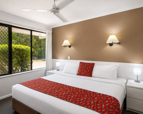 Ivory Palms Bed